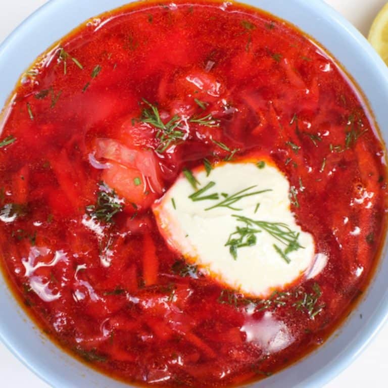 Vegetarian Borscht - Savas Kitchen