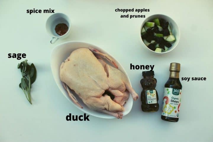 https://savaskitchen.com/wp-content/uploads/2021/11/roasted_duck_ingredients-720x480.jpg