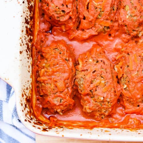 Baked lazy cabbage rolls in a bakiong dish.