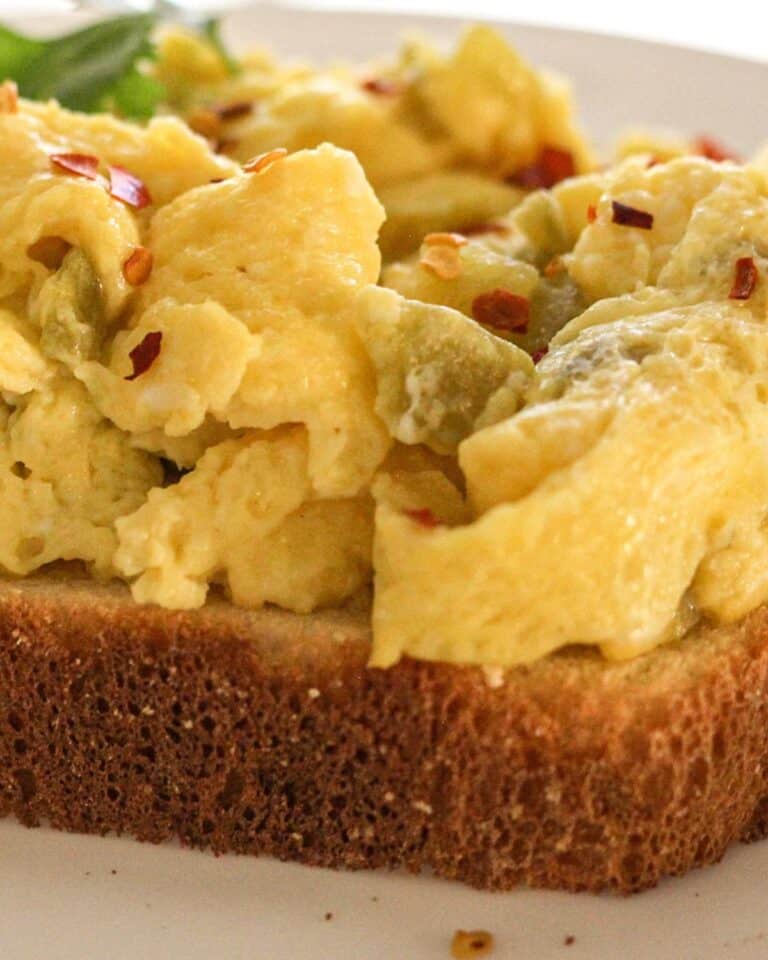 Chilli Scrambled Eggs - Savas Kitchen