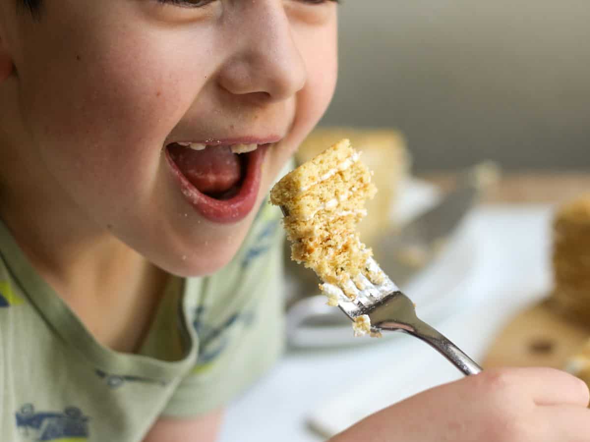 Tasting the honey cake. 